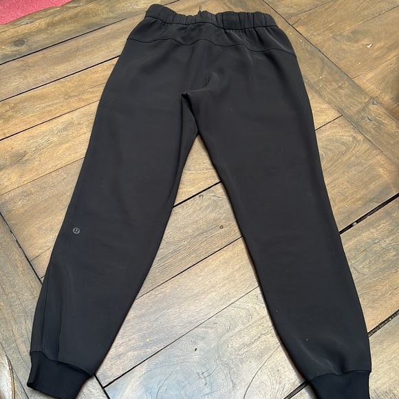 Lululemon On The Fly Black Woven Joggers - Picture 8 of 9